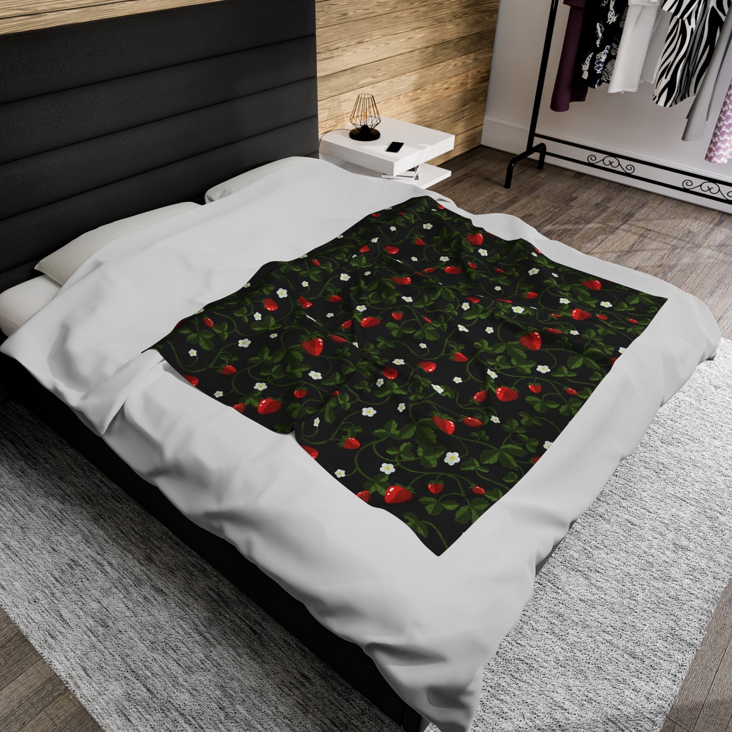 Strawberry - Velveteen Blanket